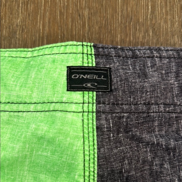 O’Neill Neon Green and Charcoal Color-Blocked Board Shorts size 34 - Picture 3 of 7